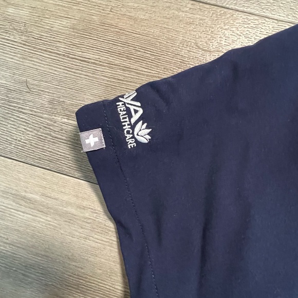 FIGS Women Scrub Top- Small - Picture 3 of 10